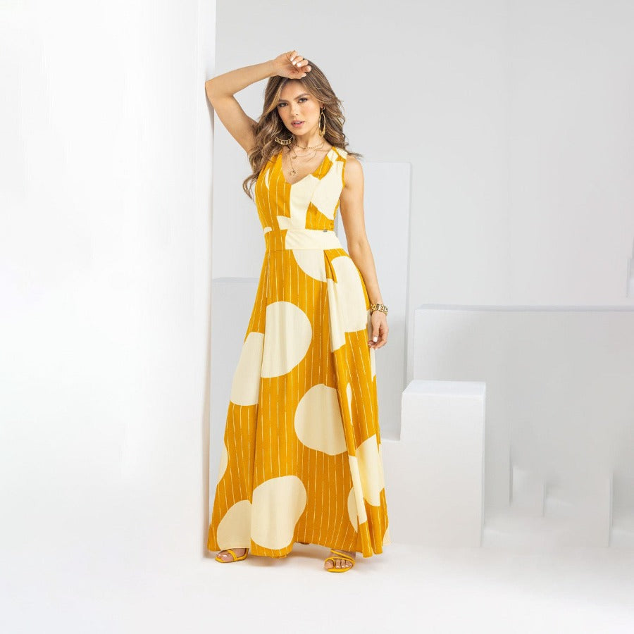 Vestido estampado manga sisa con falda en tablas y cierre posterior