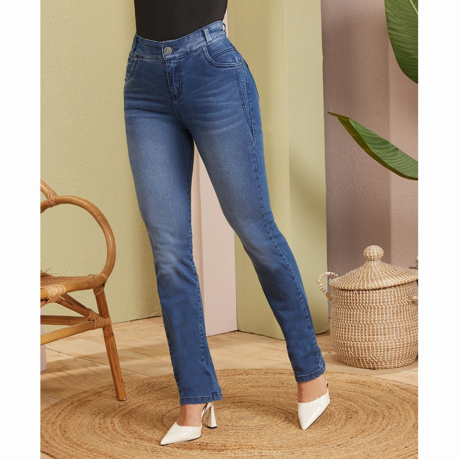 JEANS CON CORTE EN COSTADOS