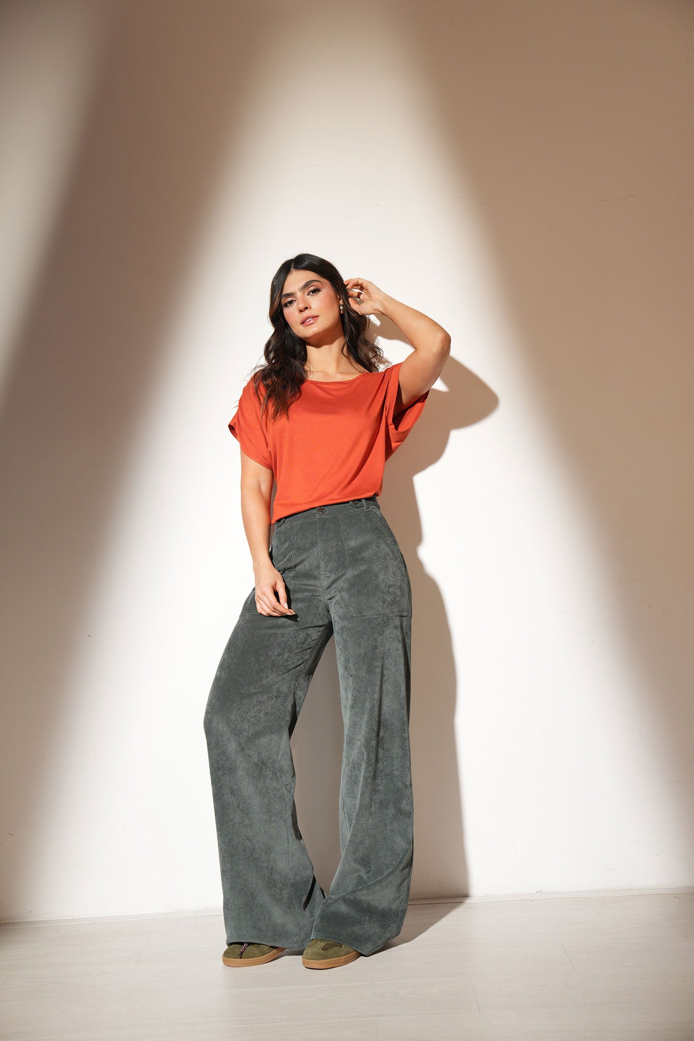 Pantalón bota amplia