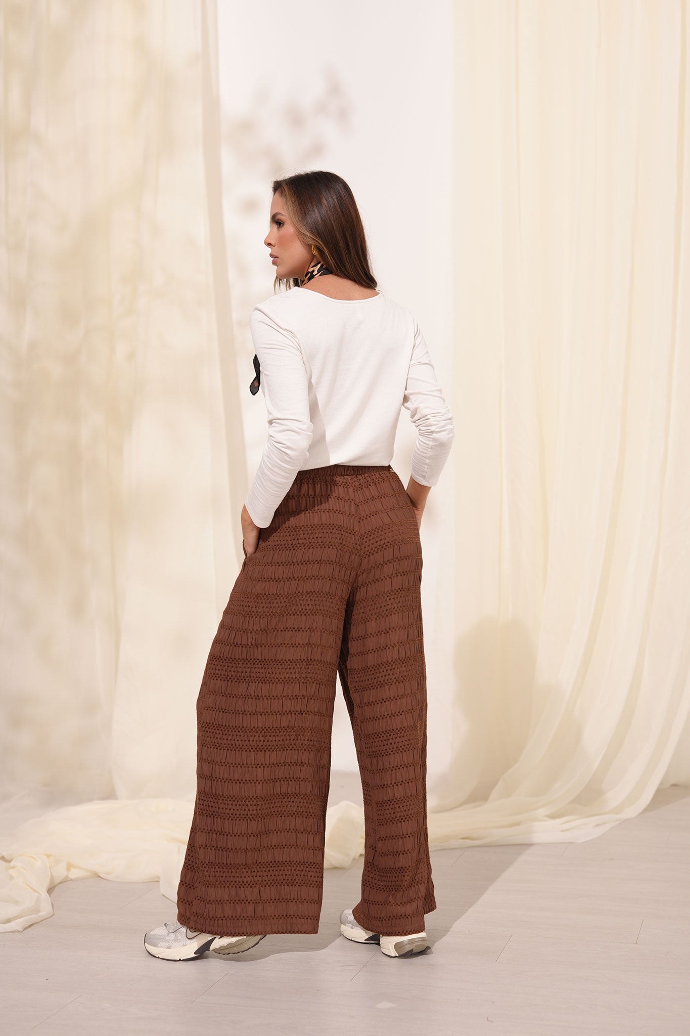 Pantalón con textura