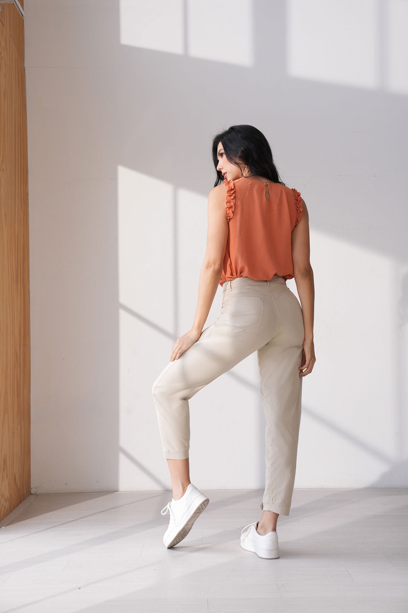 Pantalón silueta barril