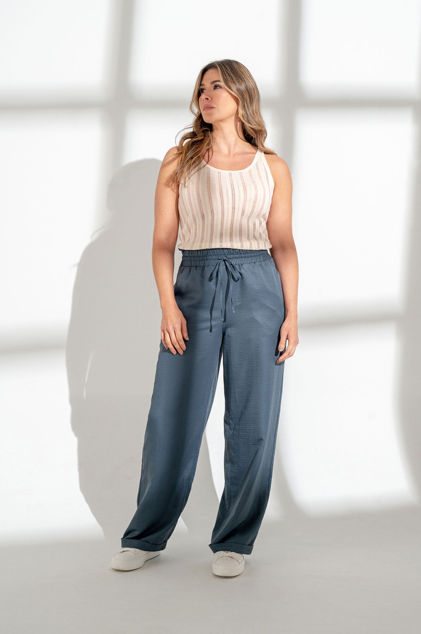 Pantalón bota amplia