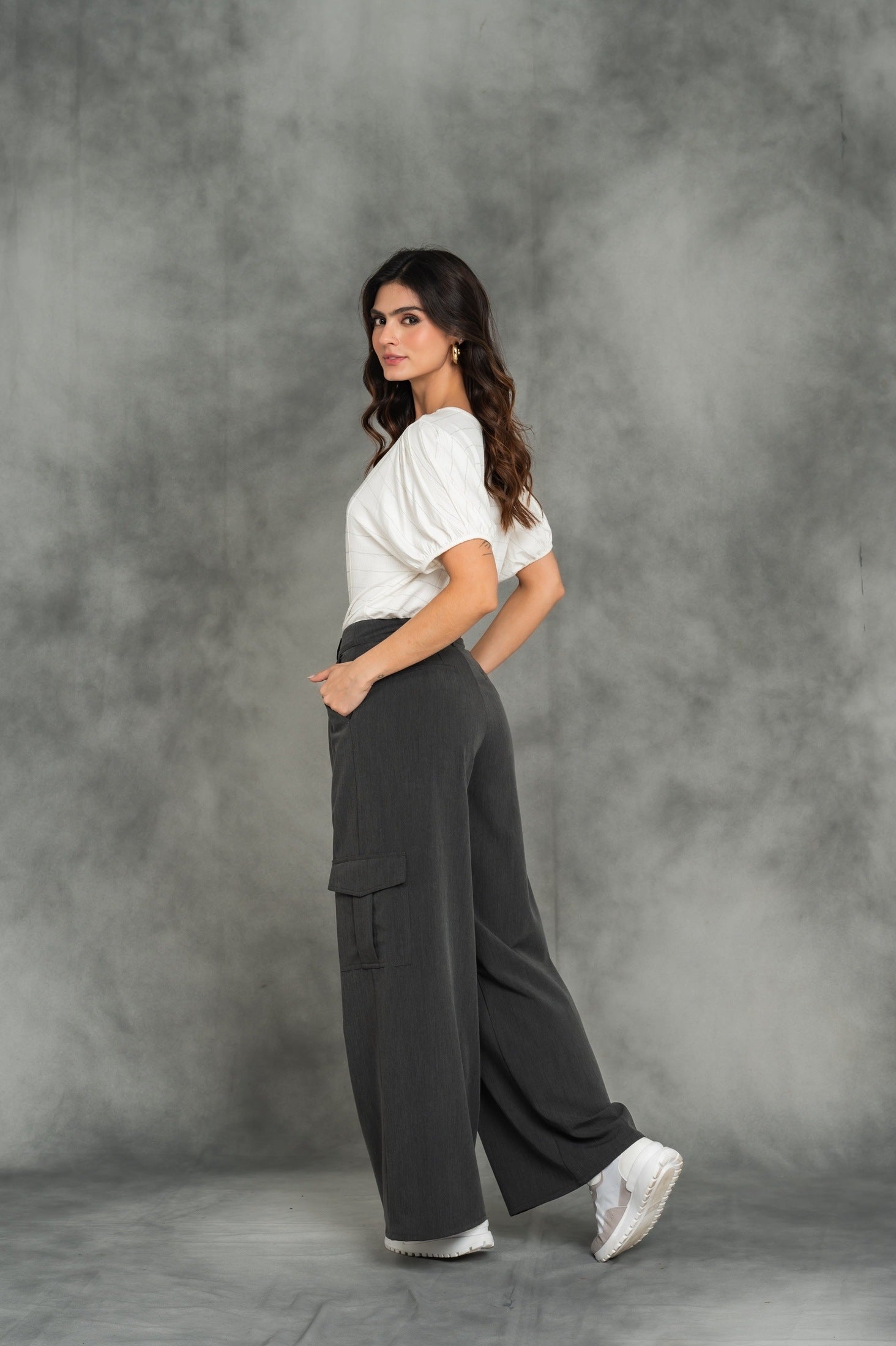 Pantalón ribete bota wide leg