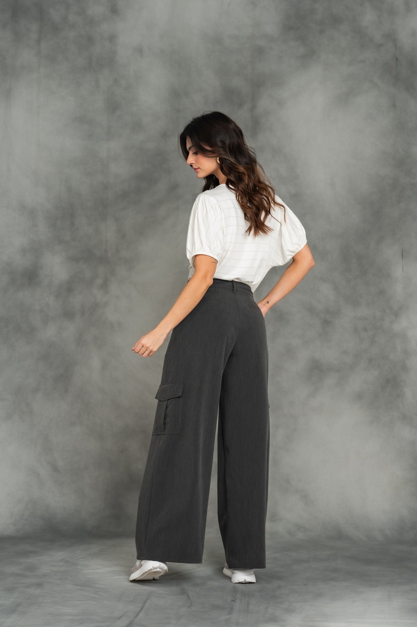 Pantalón ribete bota wide leg