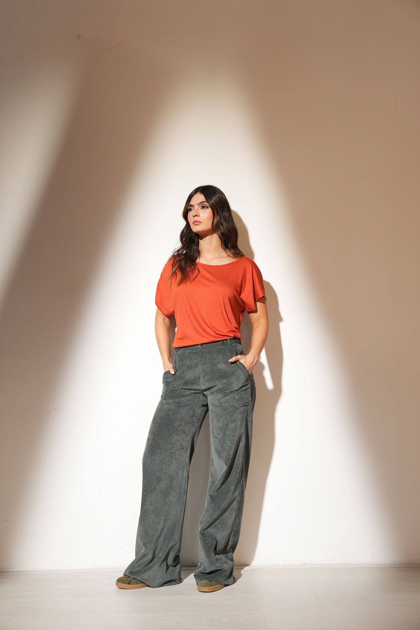 Pantalón bota amplia