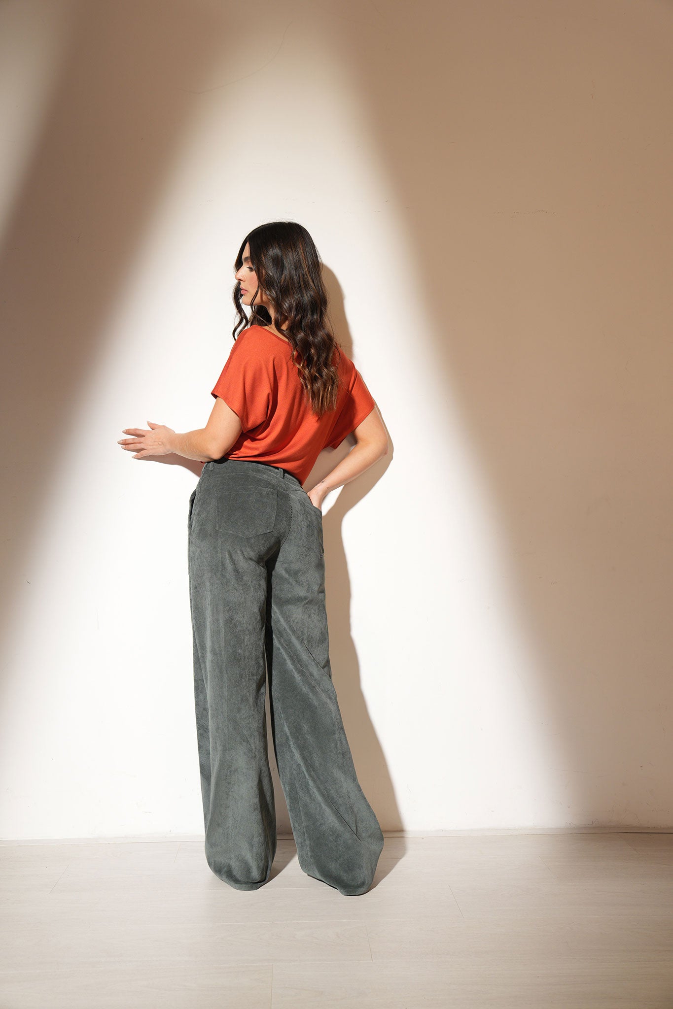 Pantalón bota amplia