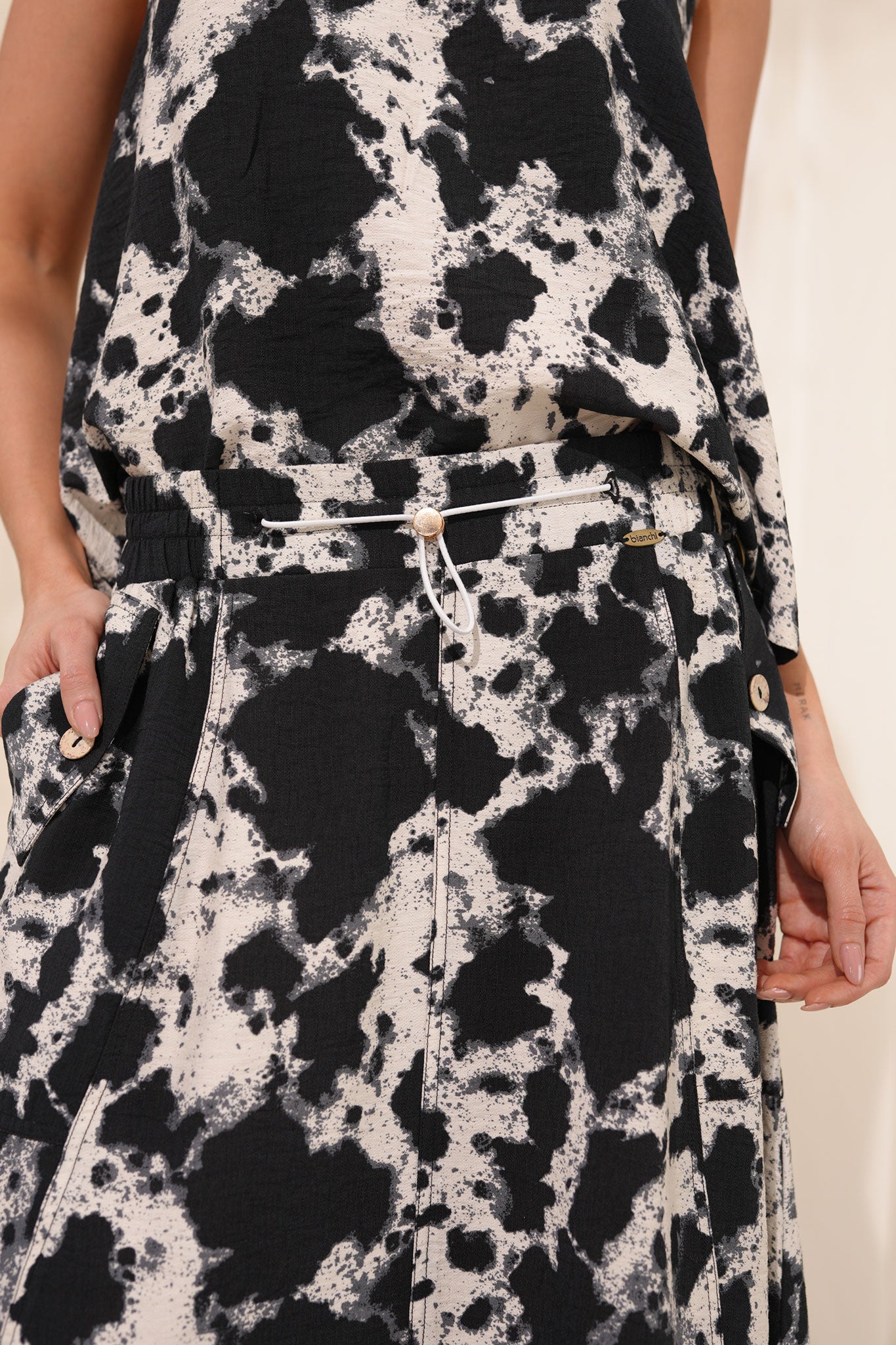 Falda midi