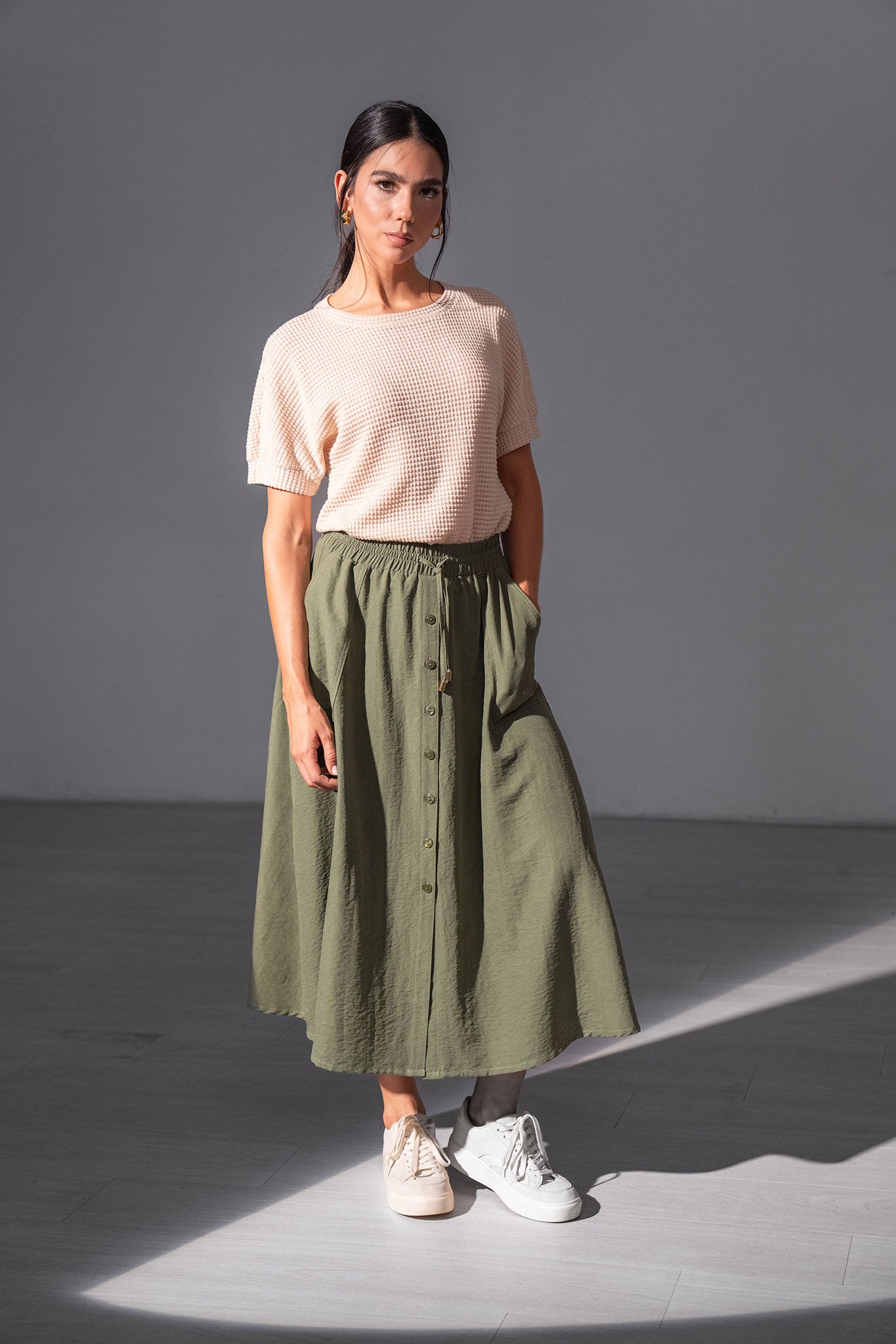 Falda midi con elástico