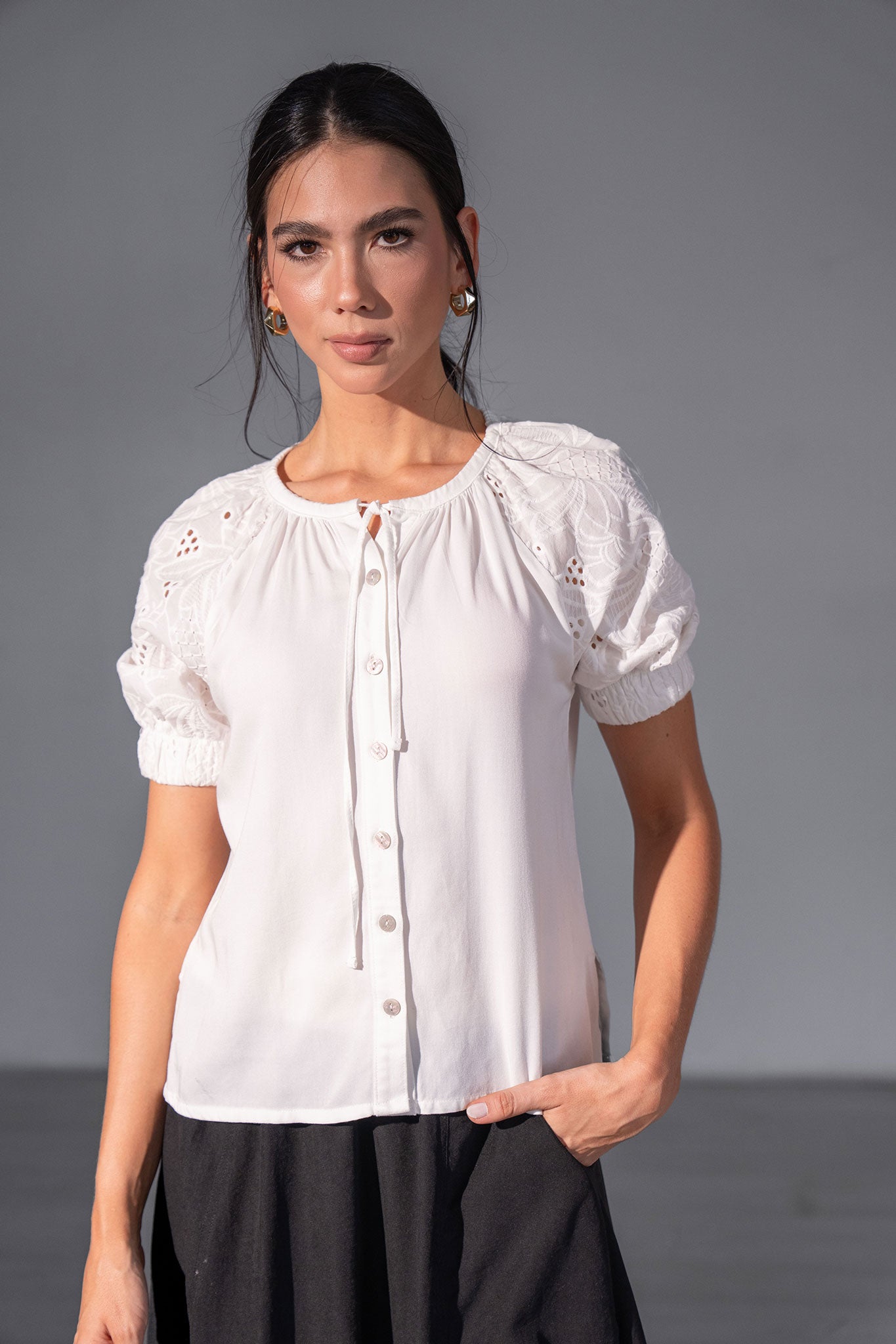 Blusa manga corta, jareta en cuello