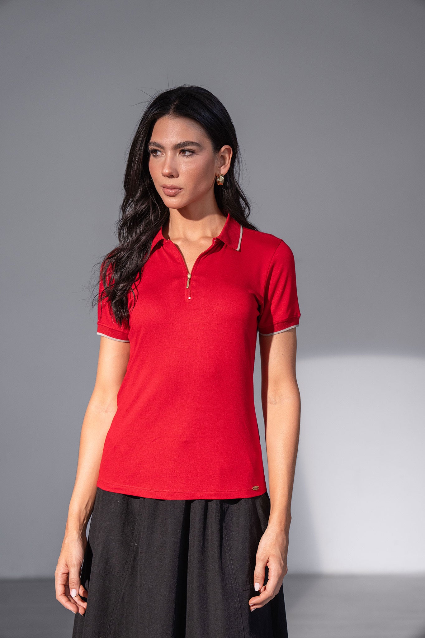 Camiseta tipo polo con cierre
