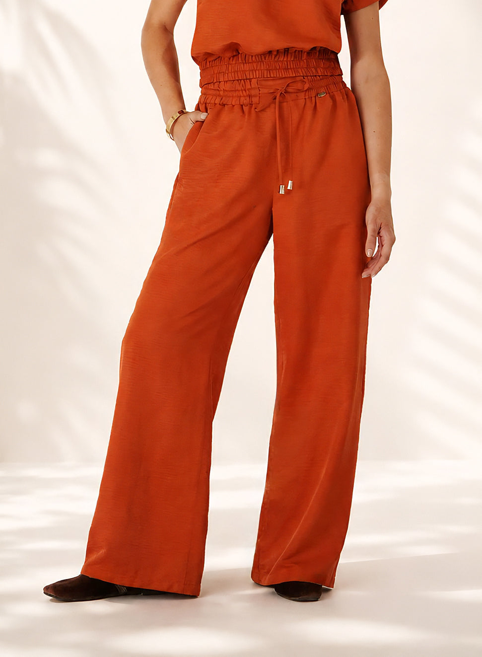 Pantalón bota amplia