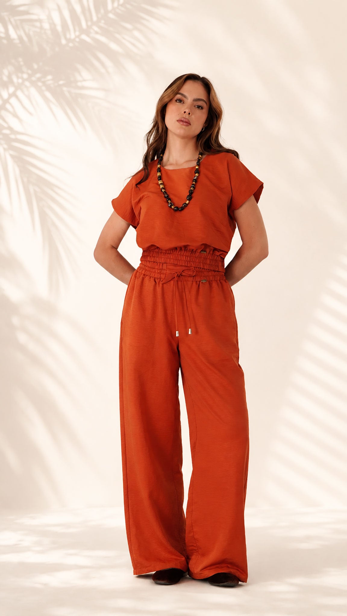 Pantalón bota amplia