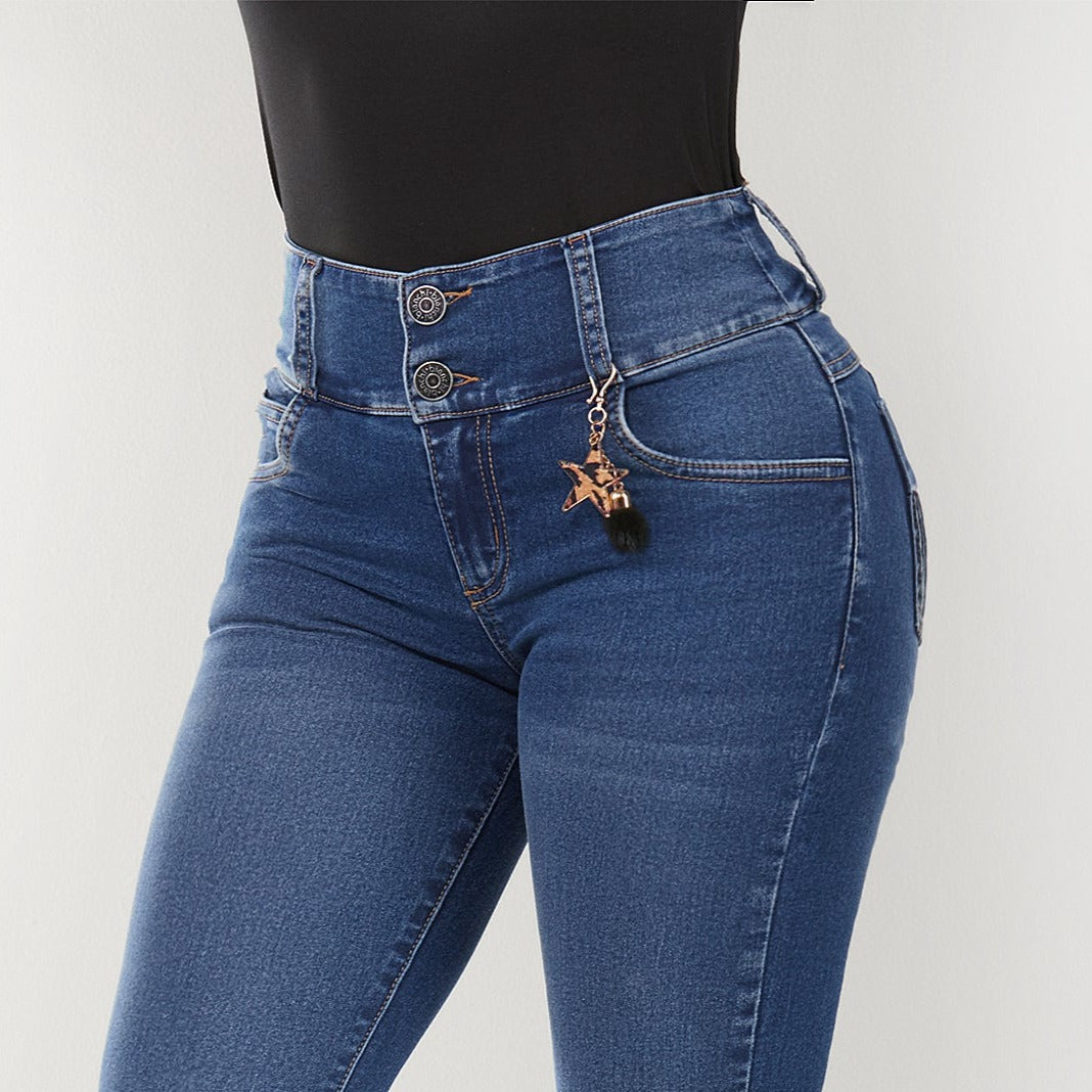 Jean para mujer con prenses en bolsillos traseros